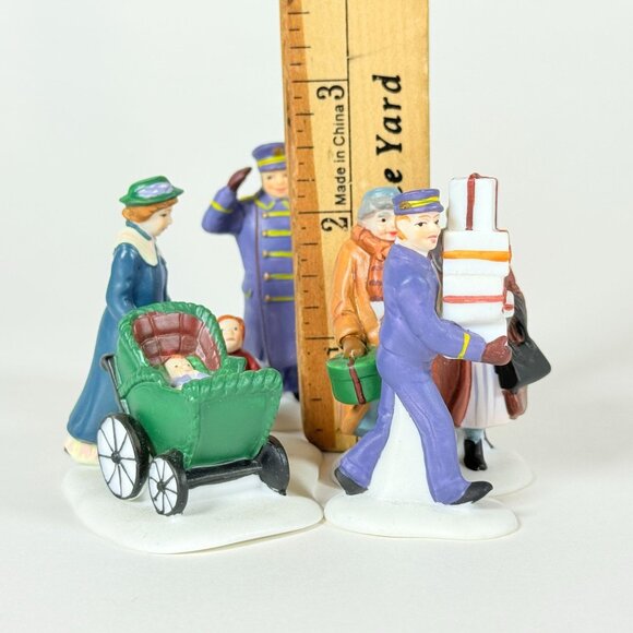 Dept 56 Heritage Village Accessories Busy Sidewalks Set Of 4 #55352 Vintage - Picture 12 of 12